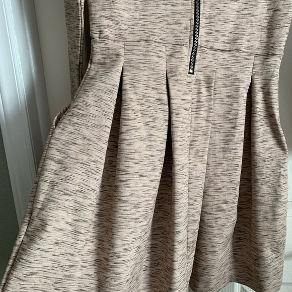 H&M Women’s Long Sleeve Light Brown Tan Dress Size Medium - Picture 17 of 17